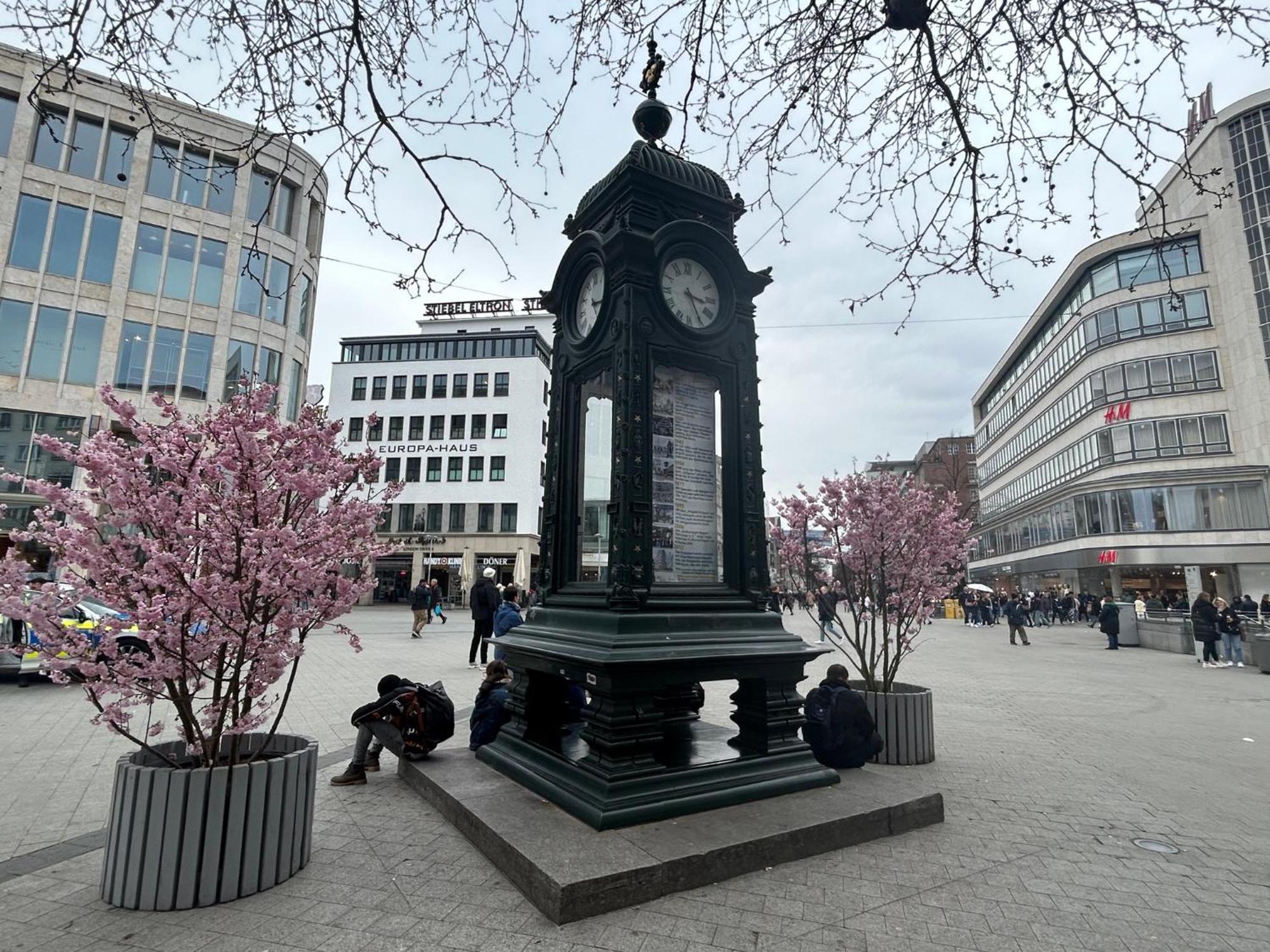 Eich-Penthouse, Zentral Am Stadtwald Mit Ausblick Ueber Die Stadt, 24H Self Check-In, Netflix, Disneyplus Hannover Ngoại thất bức ảnh