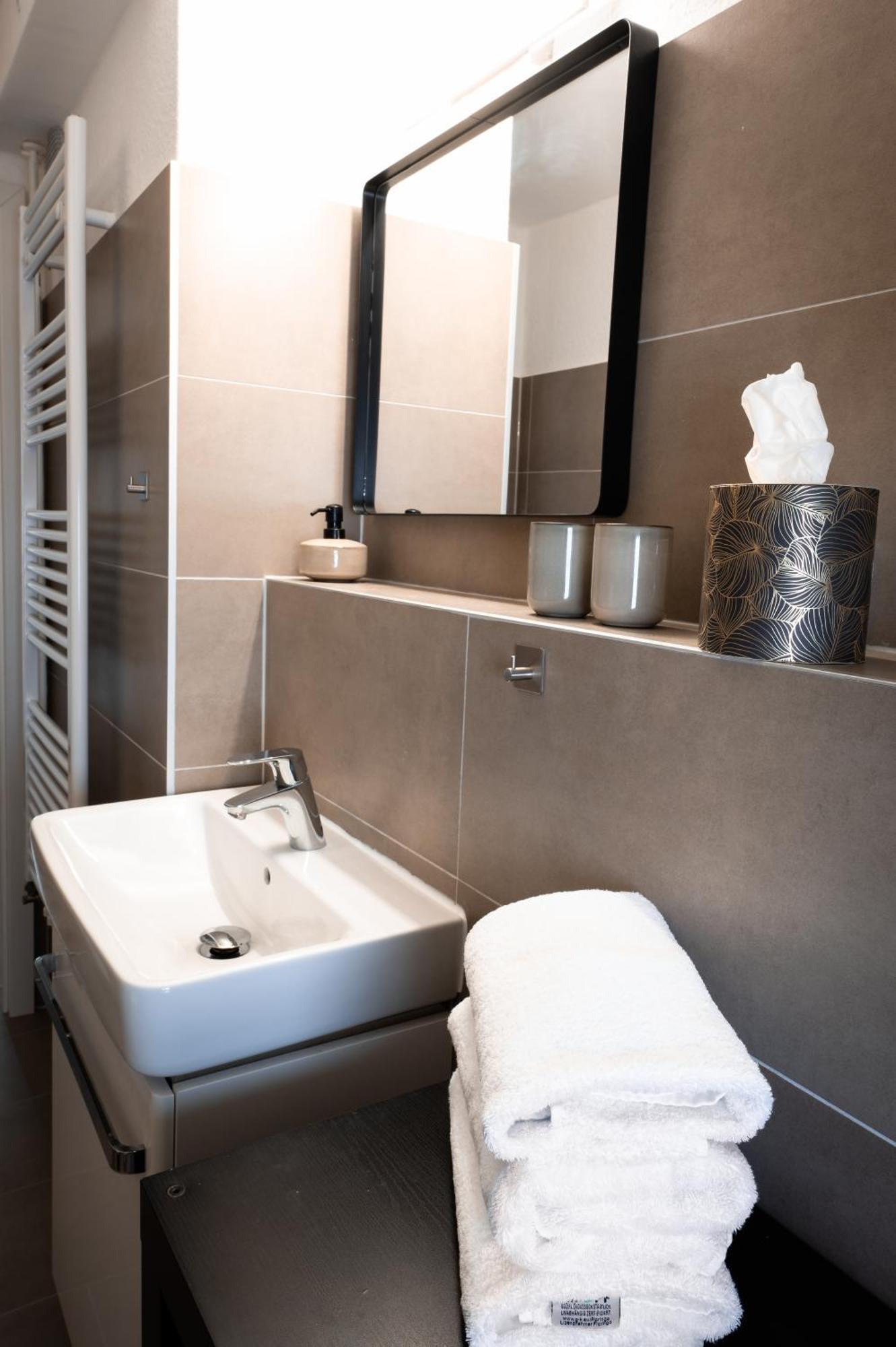 Eich-Penthouse, Zentral Am Stadtwald Mit Ausblick Ueber Die Stadt, 24H Self Check-In, Netflix, Disneyplus Hannover Ngoại thất bức ảnh